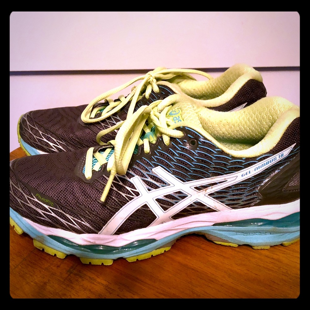 ASICS Gel Nimbus Like new!!!!